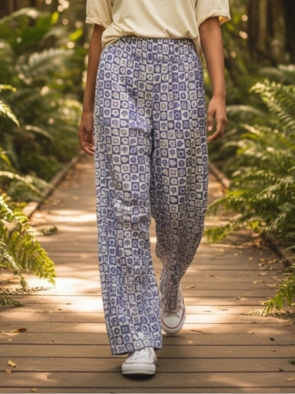 NWT! Women’s Billabong Seaside Beach pants, size Large. MSRP $59.95. 100% vicose